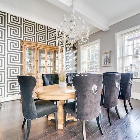 Wakefield Town House Villa ภายนอก รูปภาพ
