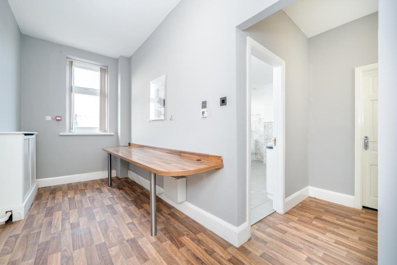 Wakefield Town House Villa ภายนอก รูปภาพ