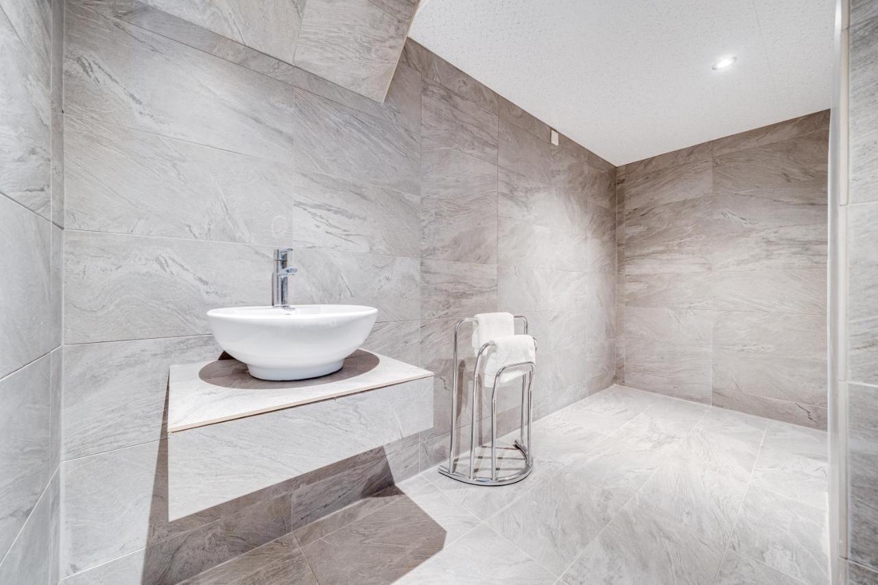 Wakefield Town House Villa ภายนอก รูปภาพ