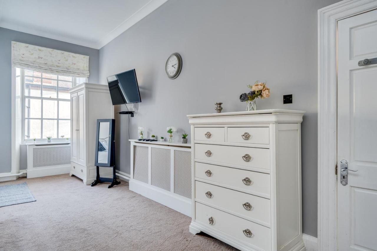 Wakefield Town House Villa ภายนอก รูปภาพ