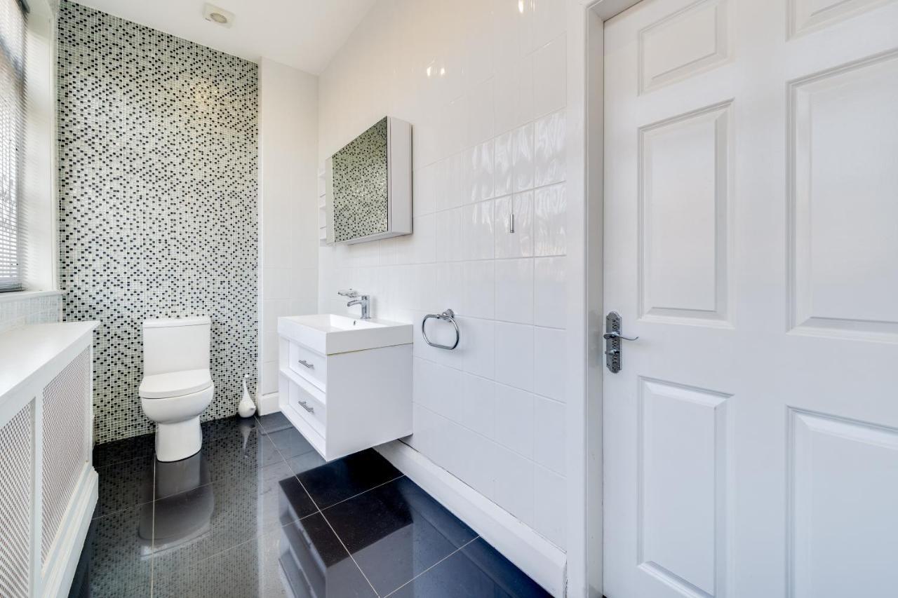 Wakefield Town House Villa ภายนอก รูปภาพ
