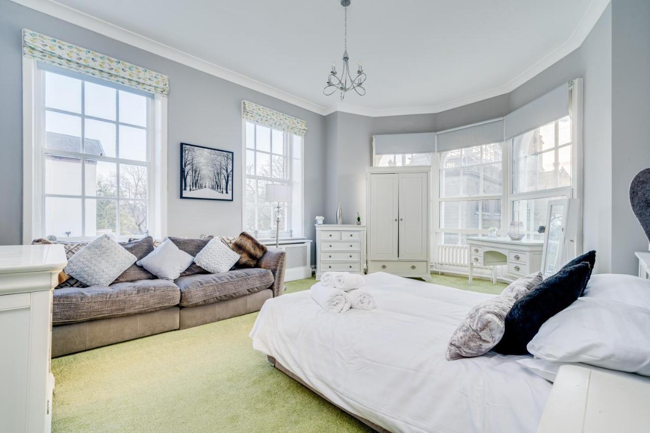 Wakefield Town House Villa ภายนอก รูปภาพ